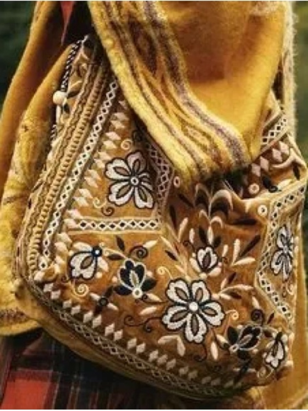 NWT Free People Vic Velvet Slouchy Bag - Color Gilded Gold - Picture 4 of 8